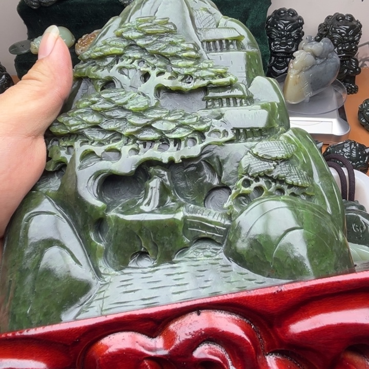 和田玉未镶嵌把件