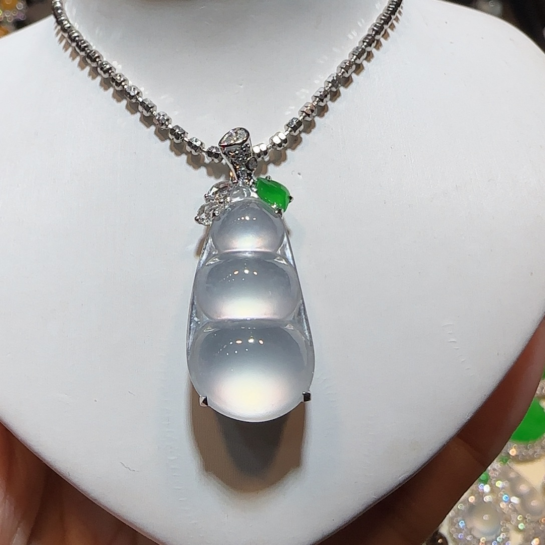 翡翠18K金镶嵌吊坠(不含链)福豆