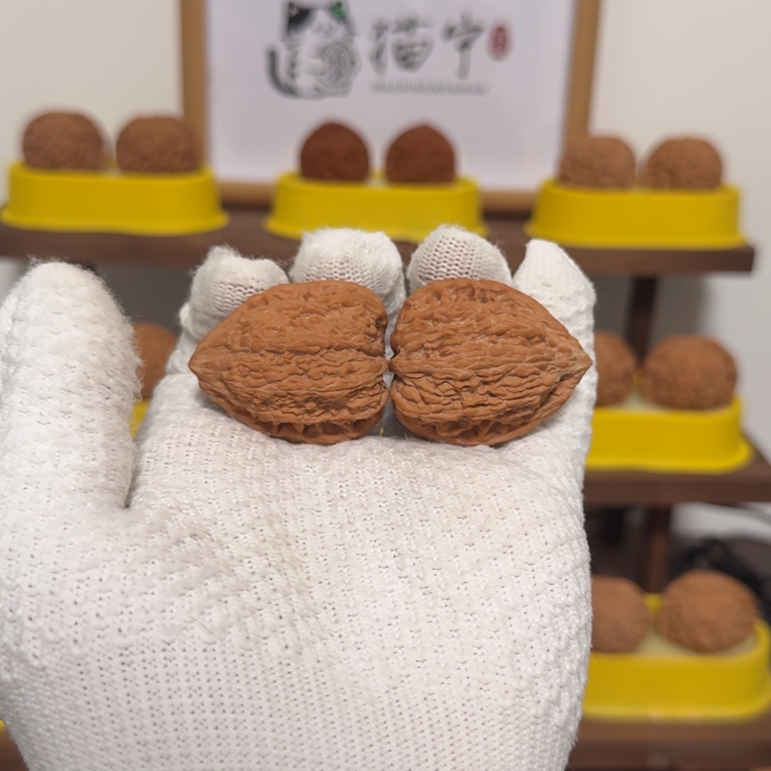 文玩核桃吊坠菊花底塔尖42高