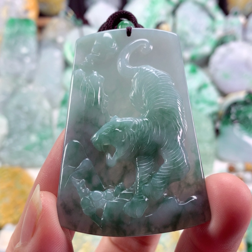 【闪购商品】翡翠吊坠(不含链)未镶嵌