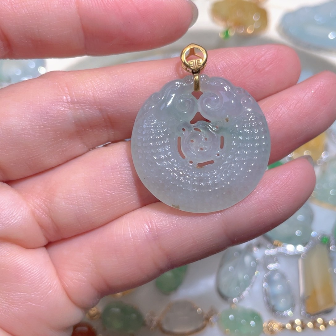 翡翠颈饰18K金镶嵌翡翠