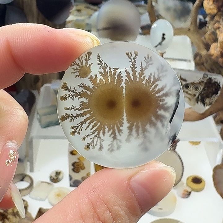 一***玉玛瑙/玉髓未镶嵌珠宝奇石