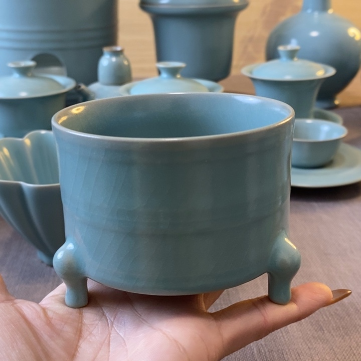 瓷片三足遵一一一一一一一9口