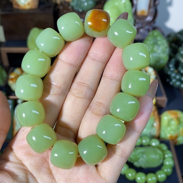 套链未镶嵌和田玉大**坛