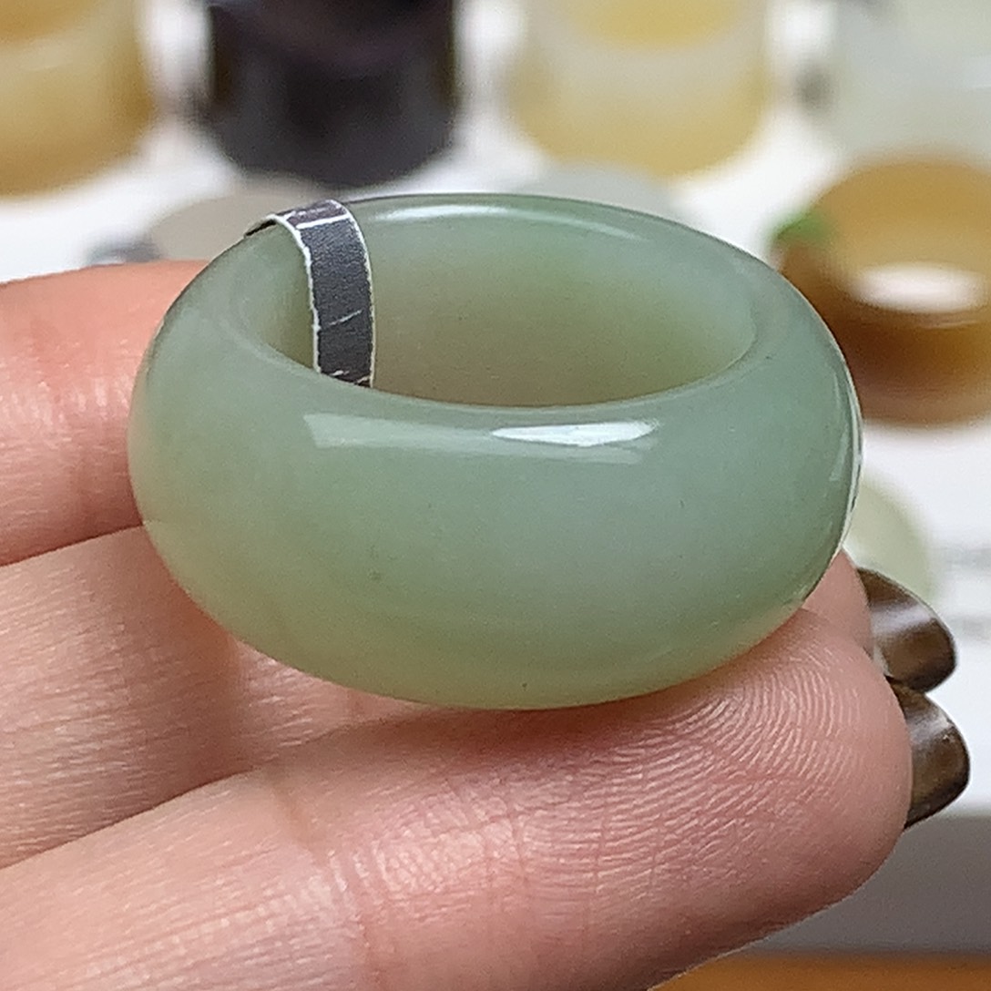 未镶嵌戒指和田玉