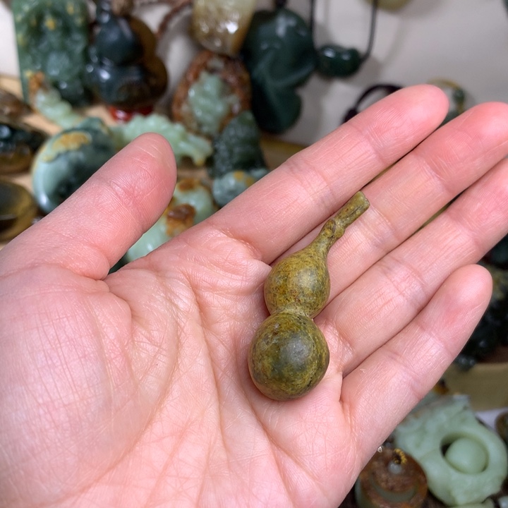 岫岩河磨玉（透闪石质玉）手把未镶嵌