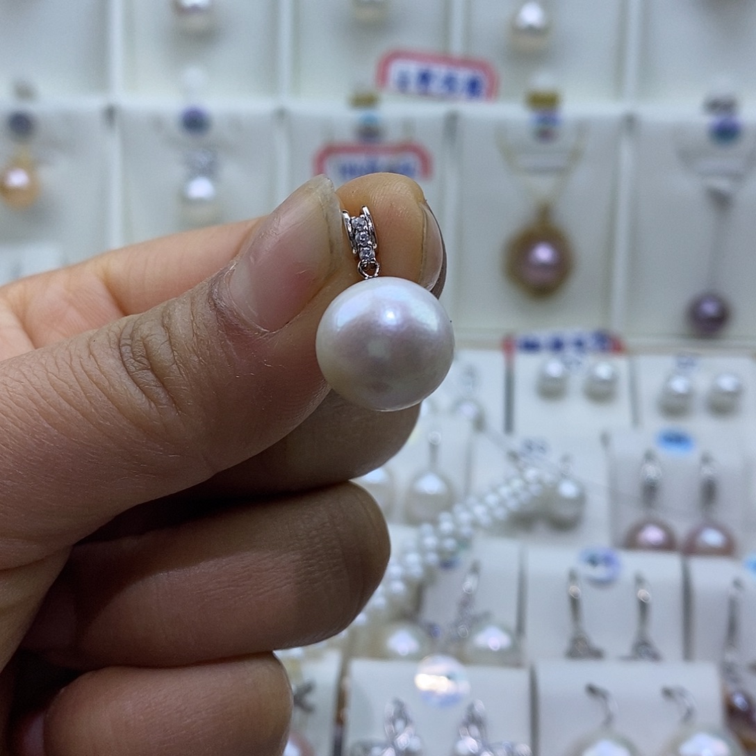 银S925镶嵌吊坠(赠链)淡水珍珠