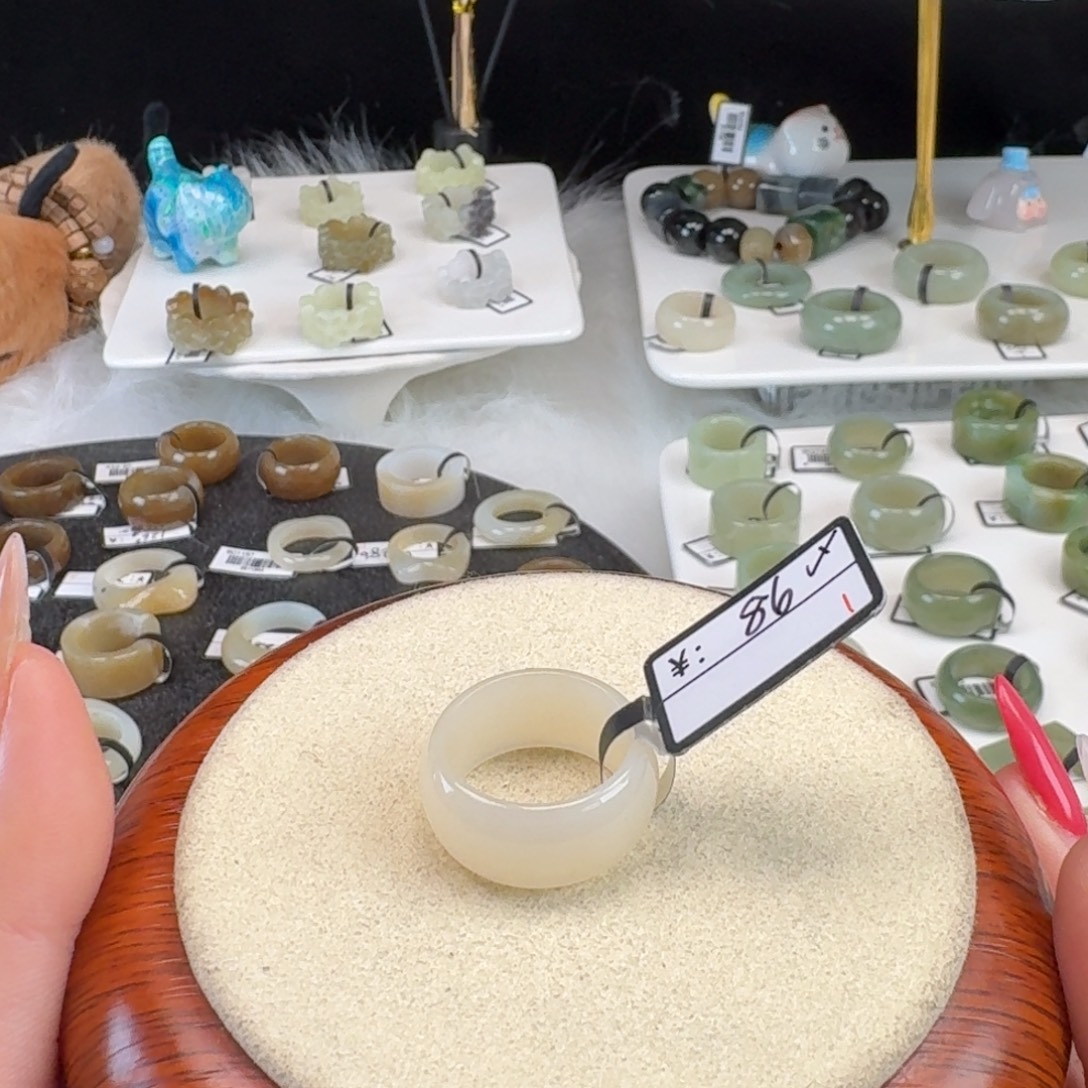 和田玉未镶嵌戒指O4蜂蜜水墩墩17.4