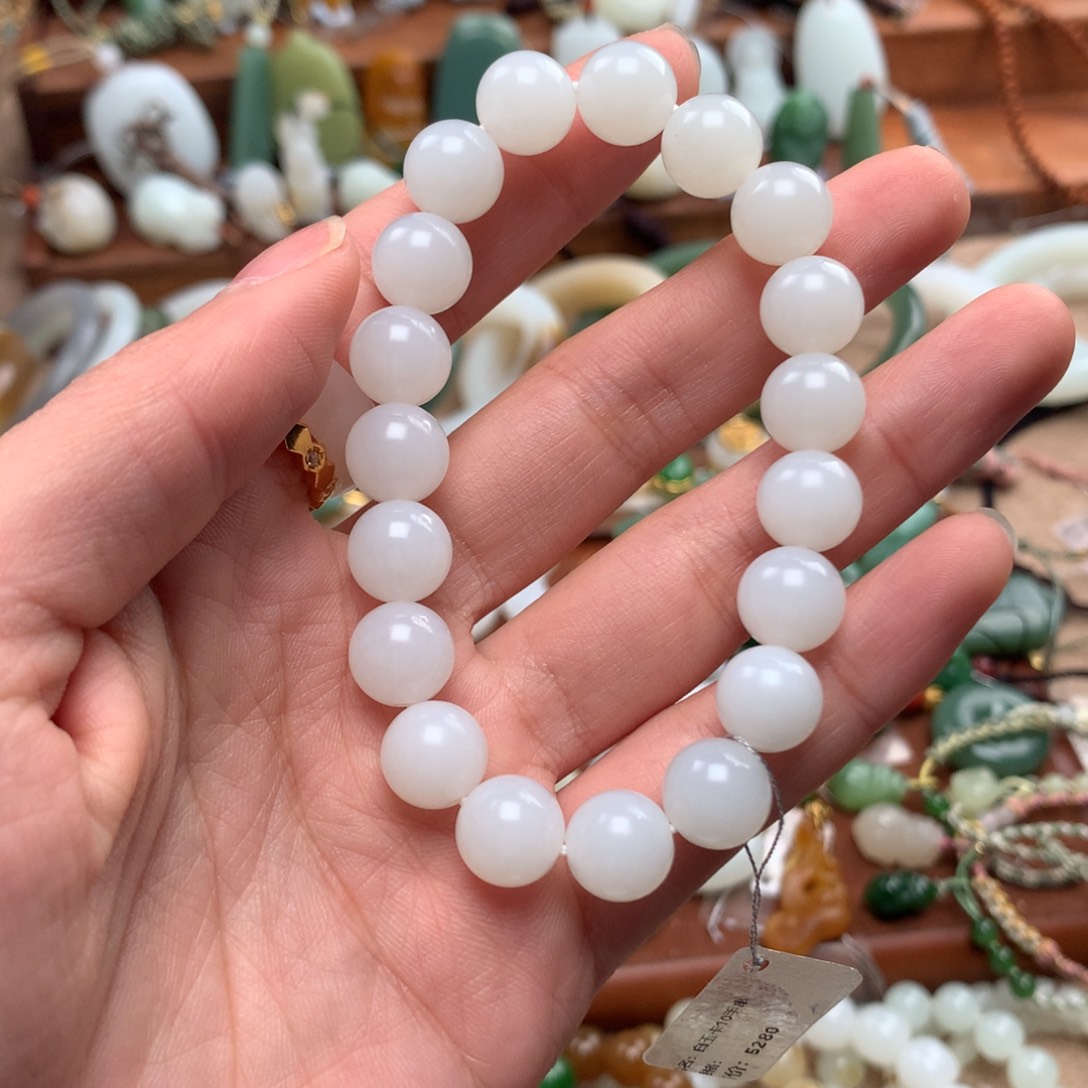 未镶嵌和田玉手链雪