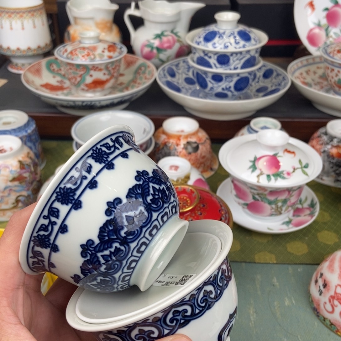 戎***询陶瓷的设计师是什么