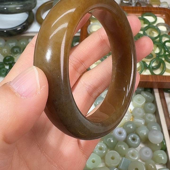 阳***艺和田玉（糖玉）未镶嵌手镯拍3