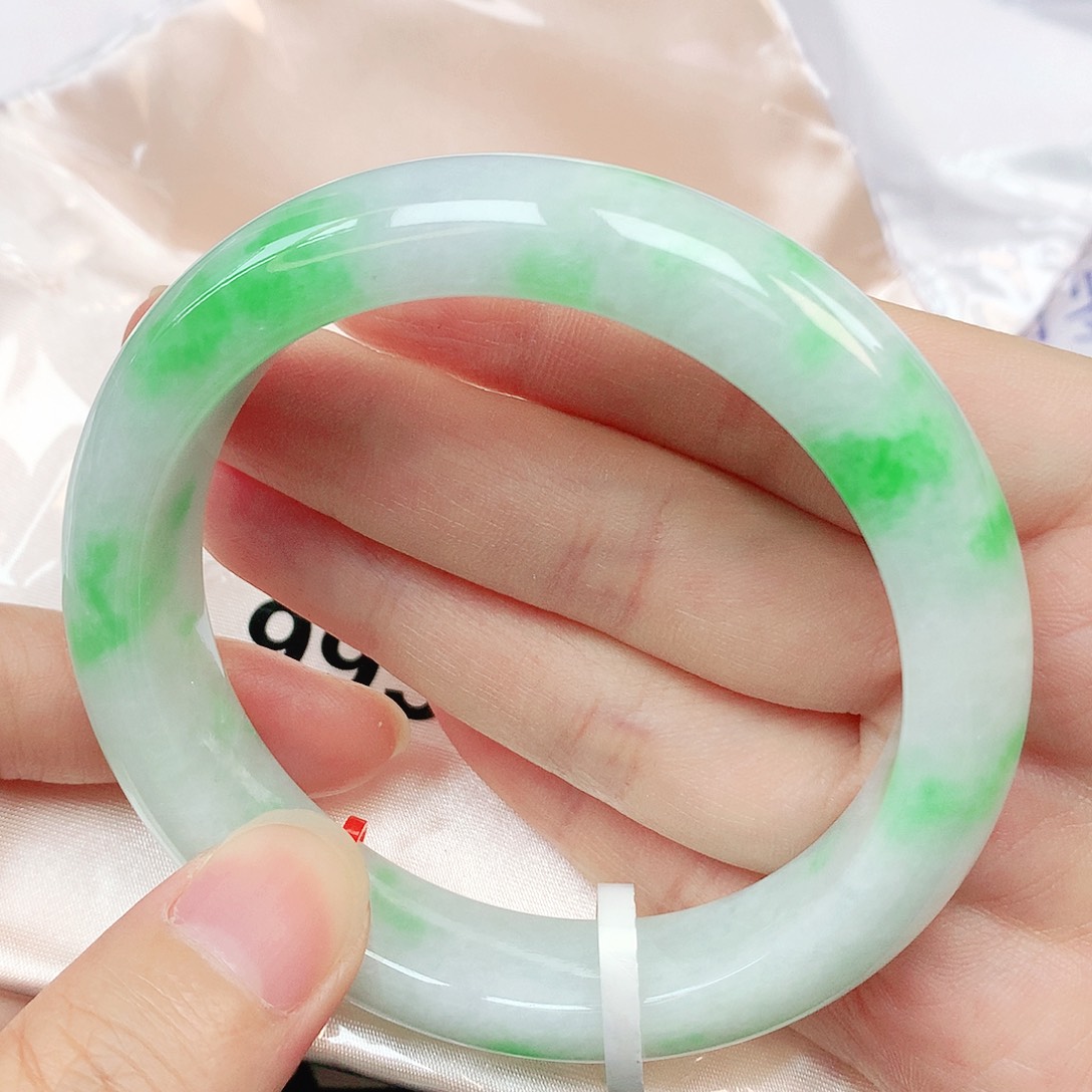 翡翠手镯未镶嵌抖音995