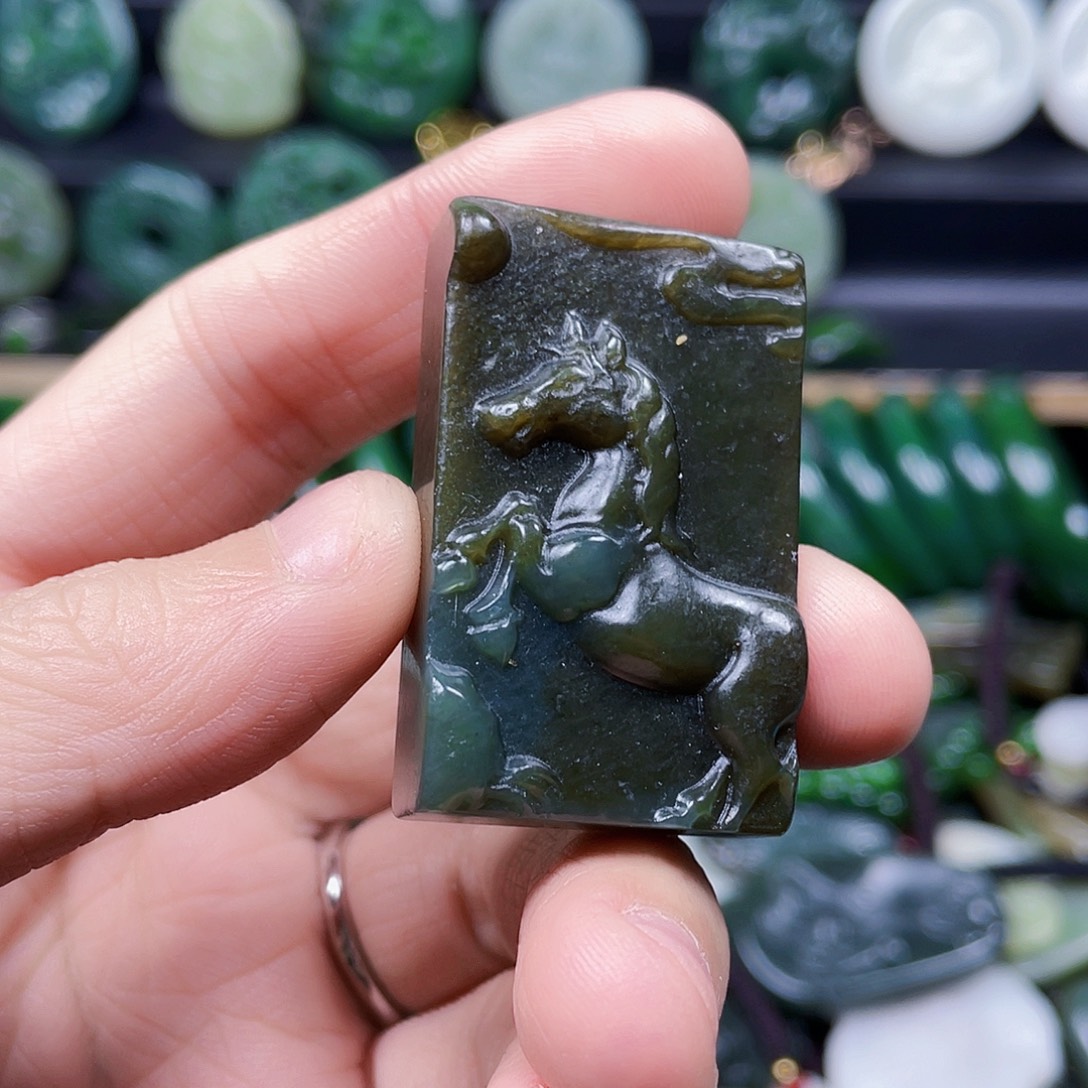 和田玉未镶嵌珠宝奇石