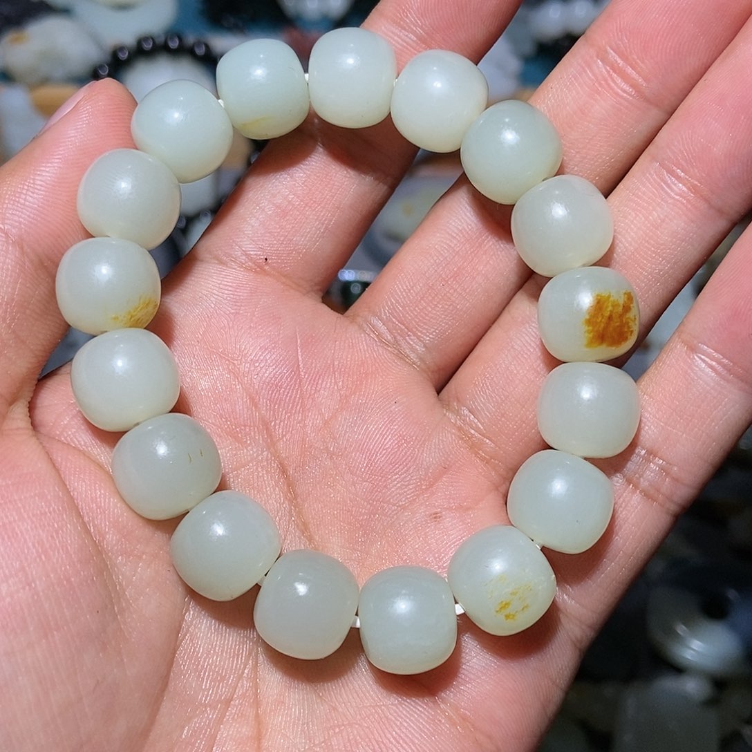 狂***心和田玉未镶嵌颈饰