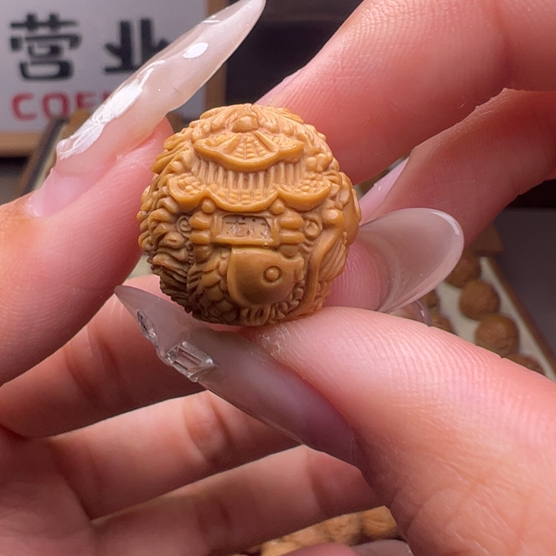 文玩核桃把件精修款鲤鱼跃龙门18左右尺寸全品有正常封口线