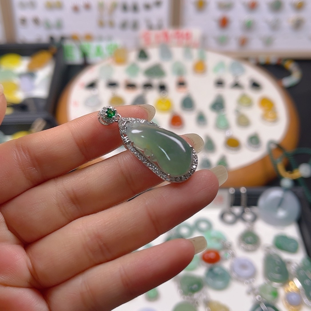 【闪购商品】翡翠颈饰银S925镶嵌熙****在吊坠