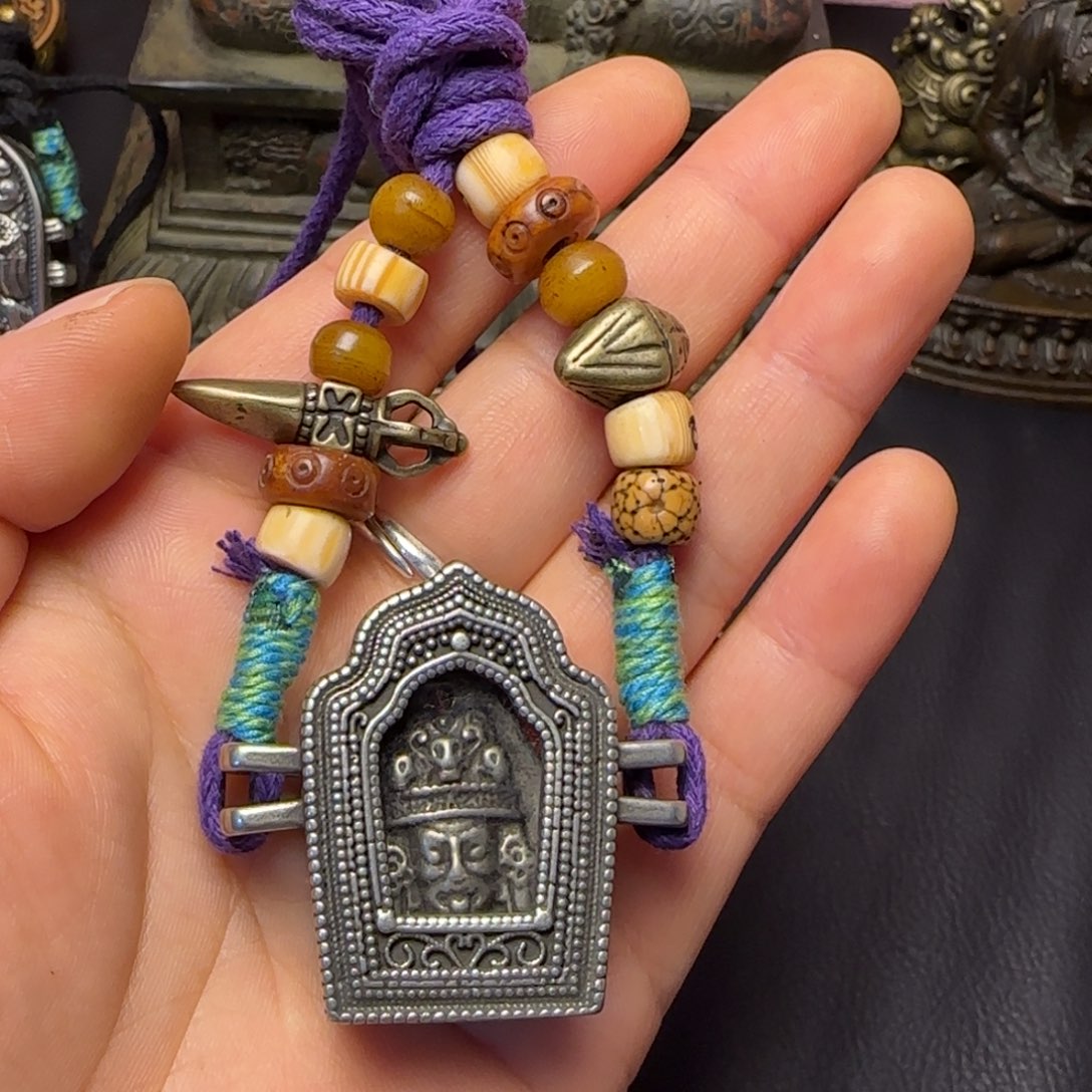 人***途泥塑藏传牌子……藏传牌子