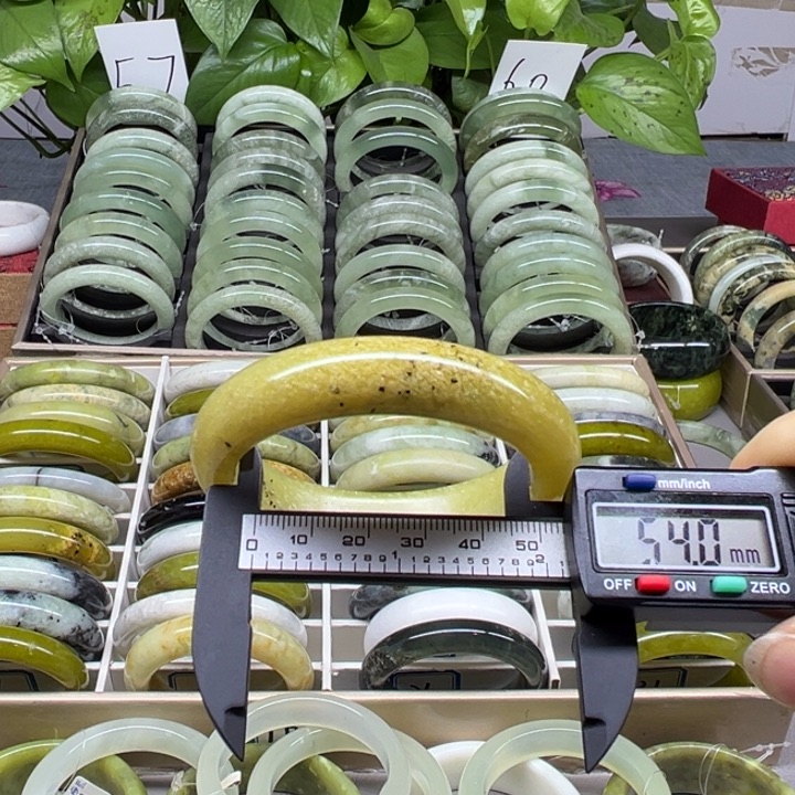 蛇纹石玉未镶嵌手镯34