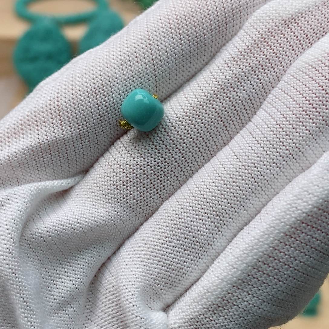 未镶嵌绿松石珠宝奇石白