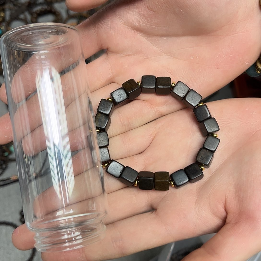 大叶紫檀（黑酸枝木类）