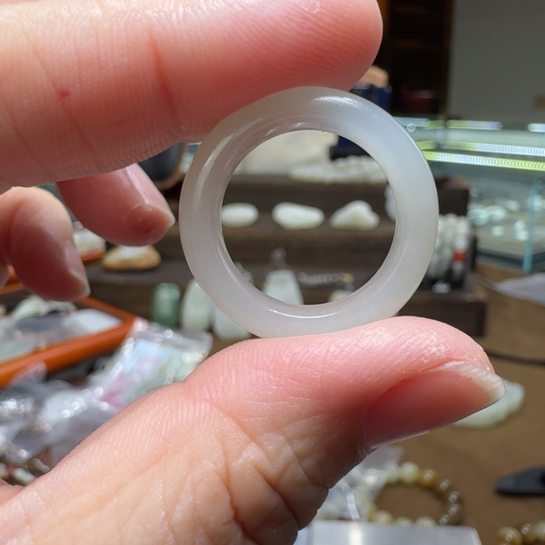 和田玉戒指未镶嵌芋****瓜