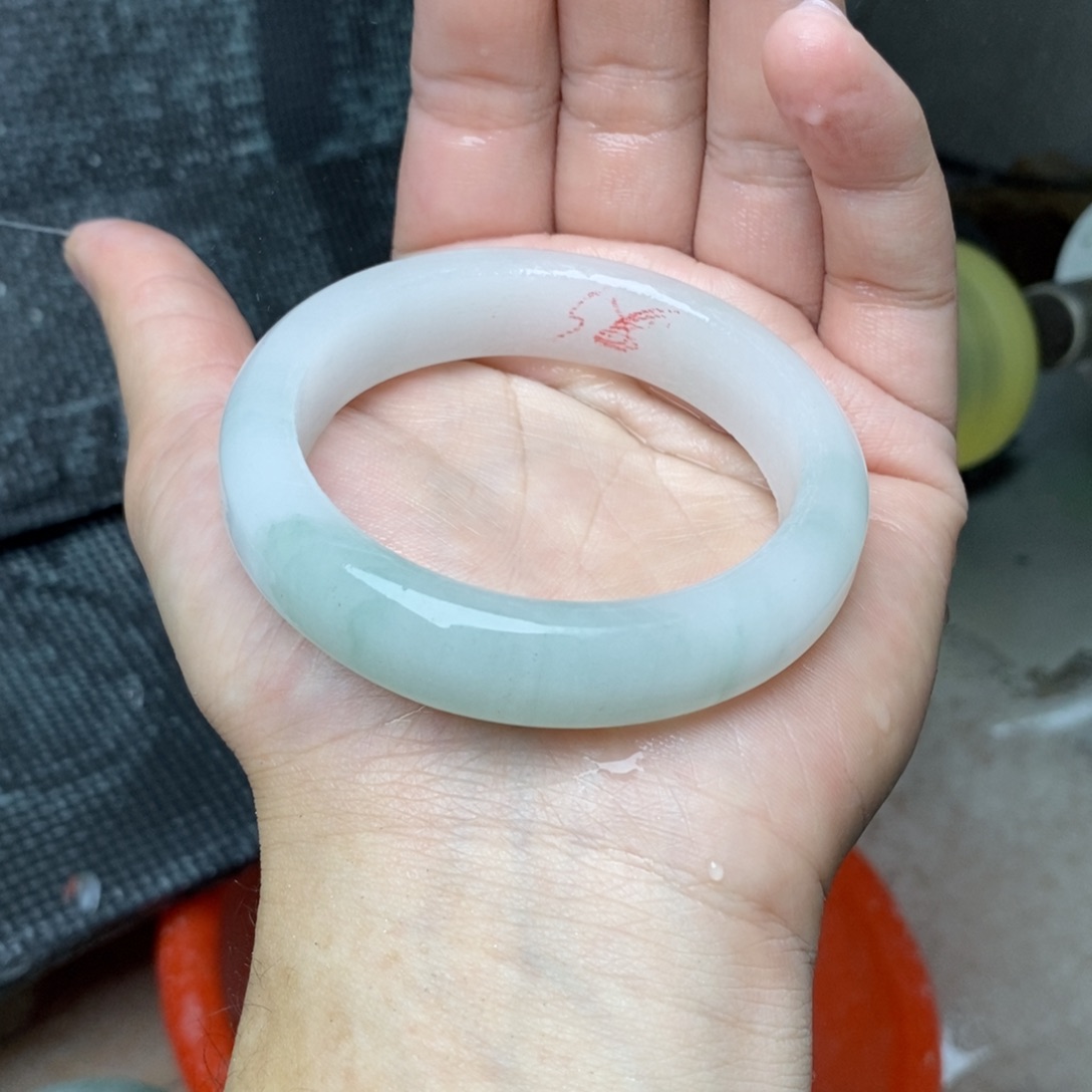 石英质玉手镯未镶嵌雨****瑰定制