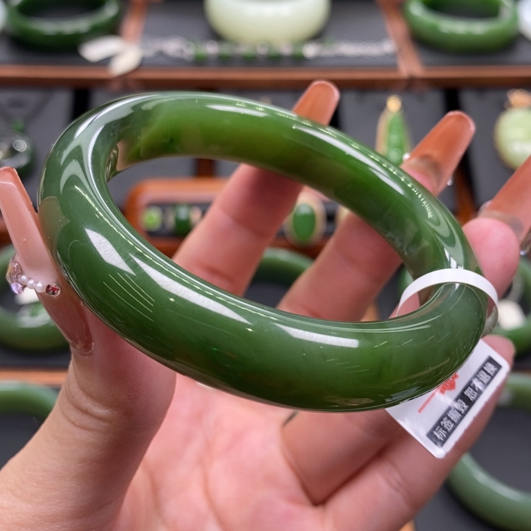 和田玉（碧玉）未镶嵌手镯5556