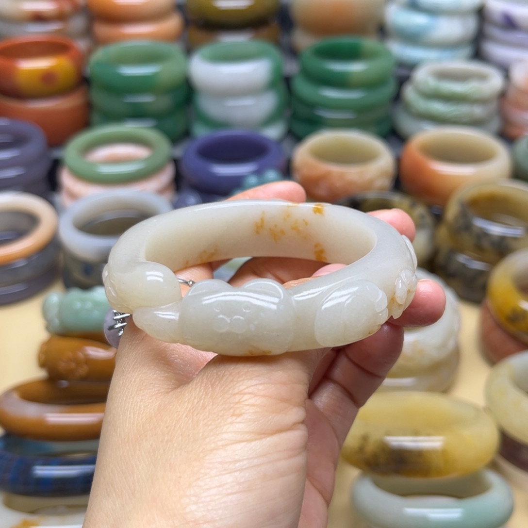 石英质玉手镯未镶嵌@**?