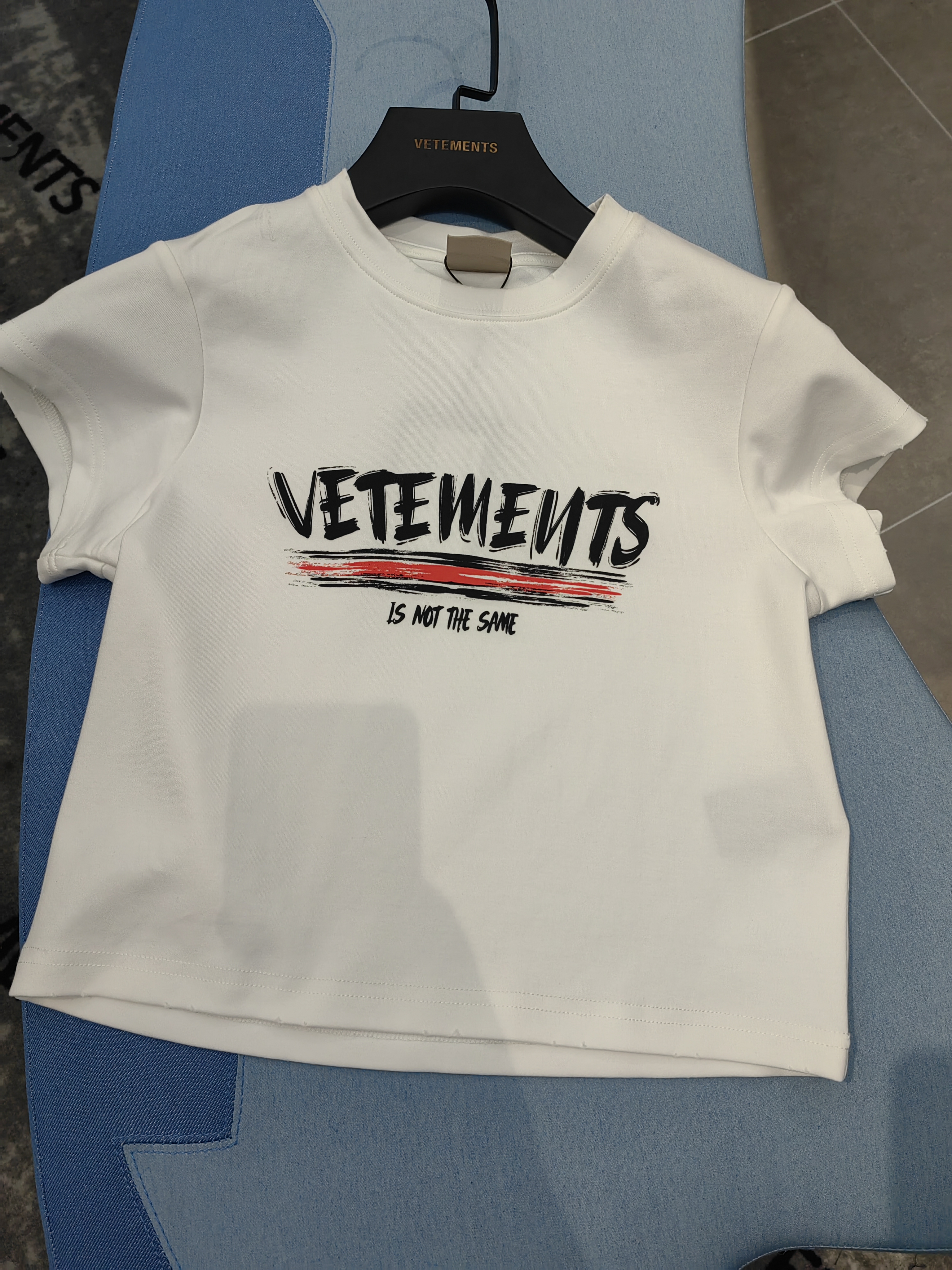 VETEMENTS英国伦敦时尚潮牌白色女士短袖ol圆领T恤夏季