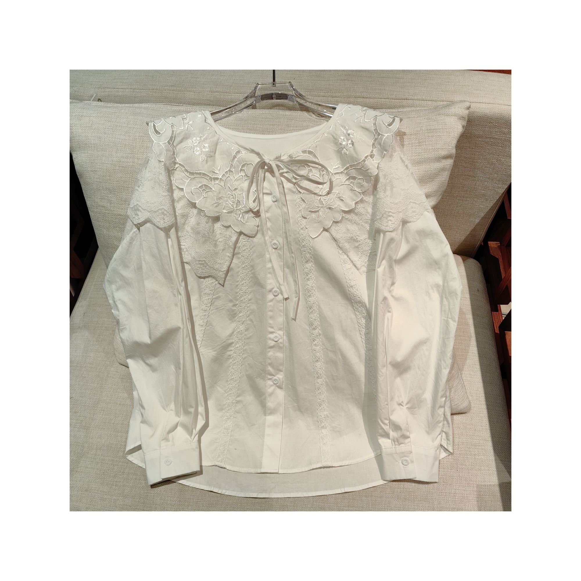 25461837【万物与歌】精致刺绣领子飘带上衣