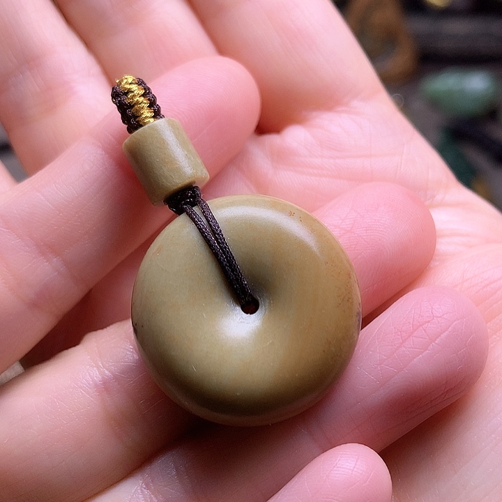 岫岩河磨玉（透闪石质玉）挂件未镶嵌