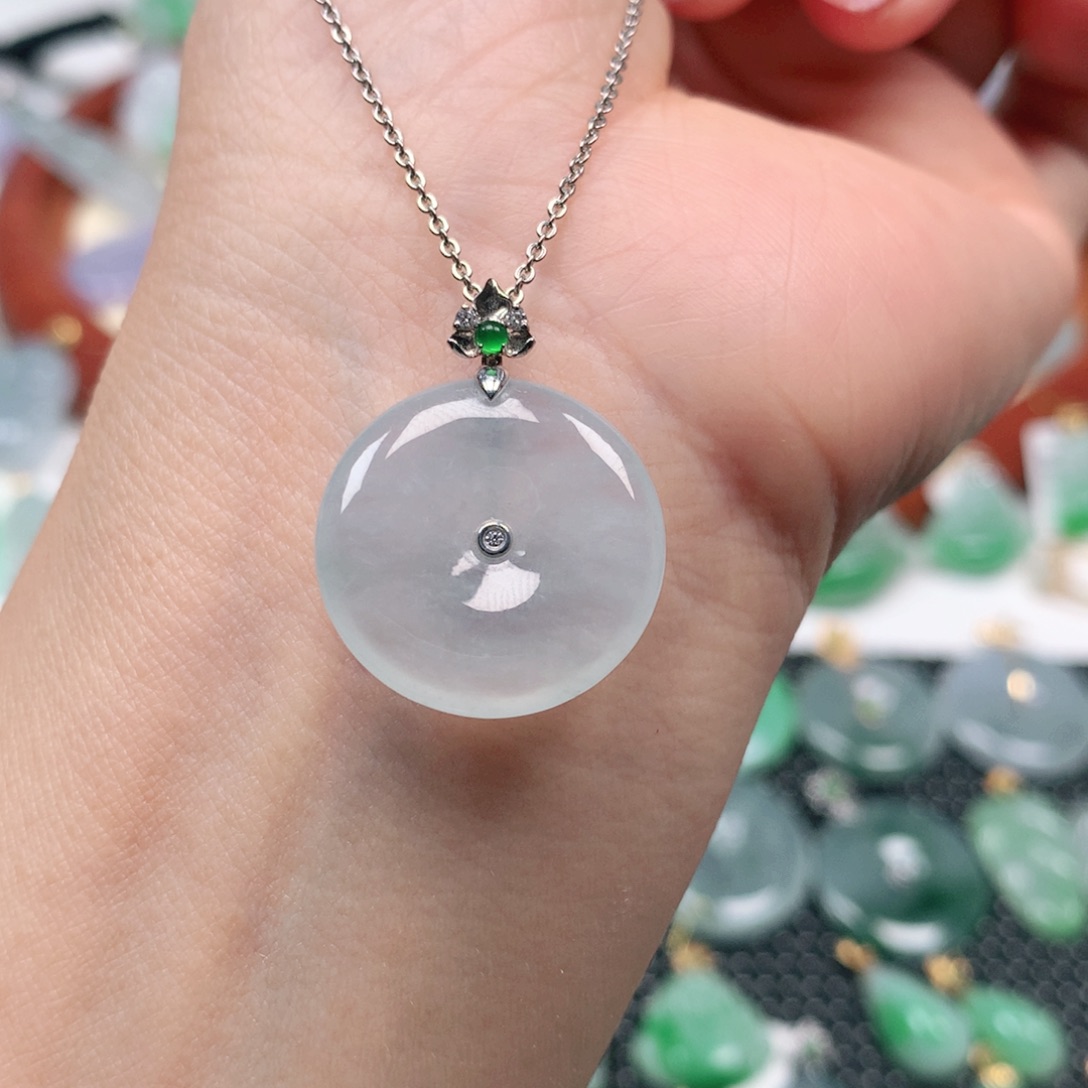 【闪购商品】翡翠吊坠(不含链)18K金镶嵌