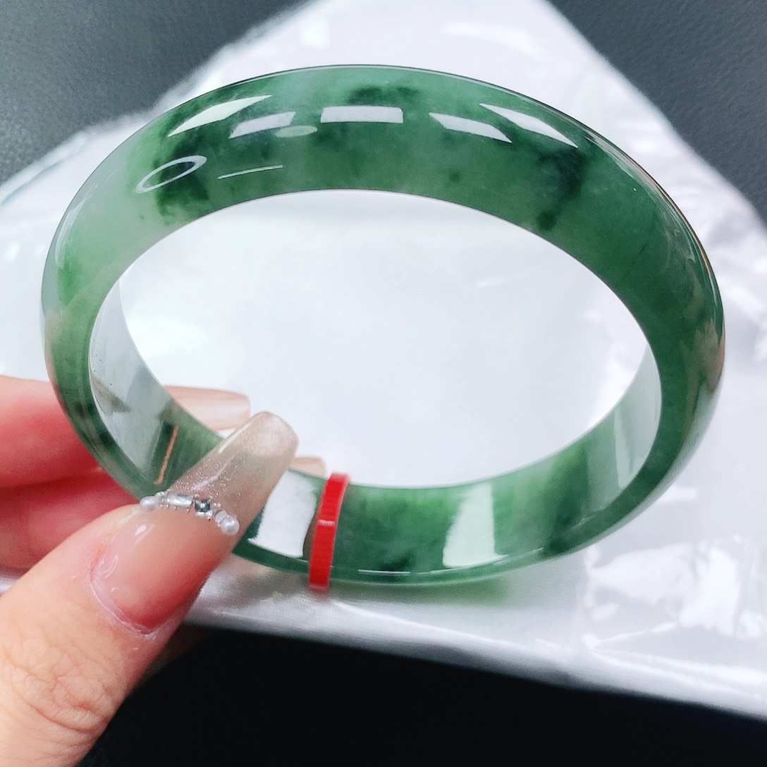 翡翠手镯未镶嵌58圈