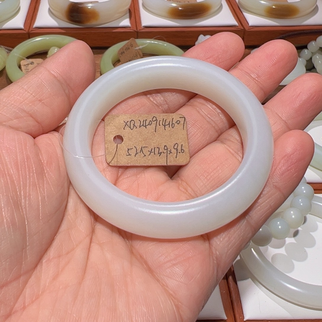 和田玉（白玉）手镯未镶嵌柒****～52.5