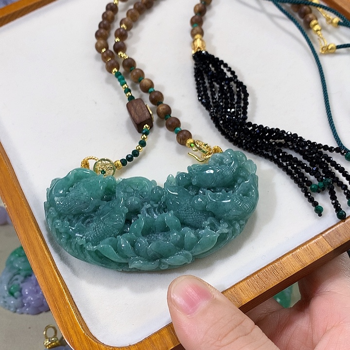 翡翠未镶嵌颈饰翡翠吊坠