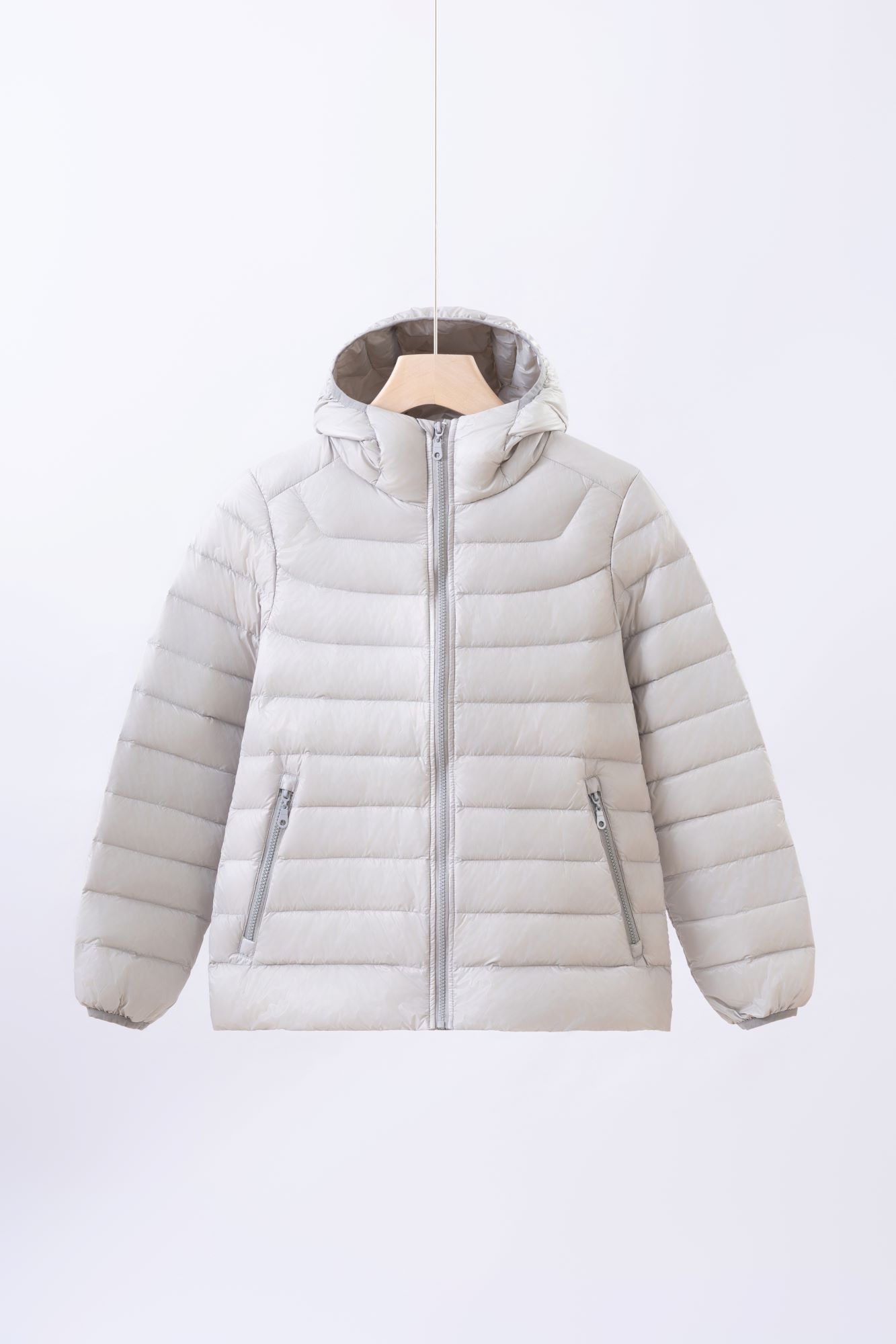 【玫依雪】轻薄女款短款羽绒服90国标白鸭绒