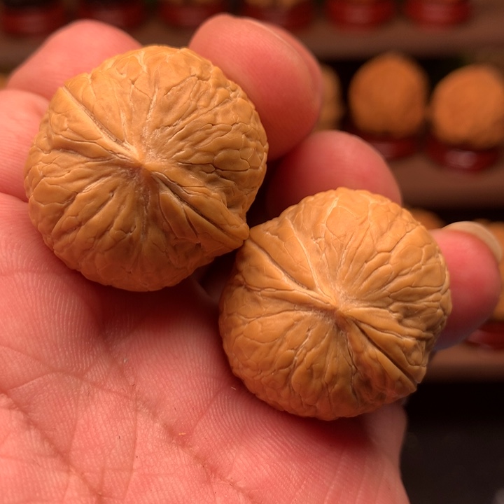 文玩核桃吊坠蛇皮球