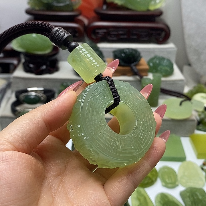 老***四蛇纹石玉未镶嵌手把件