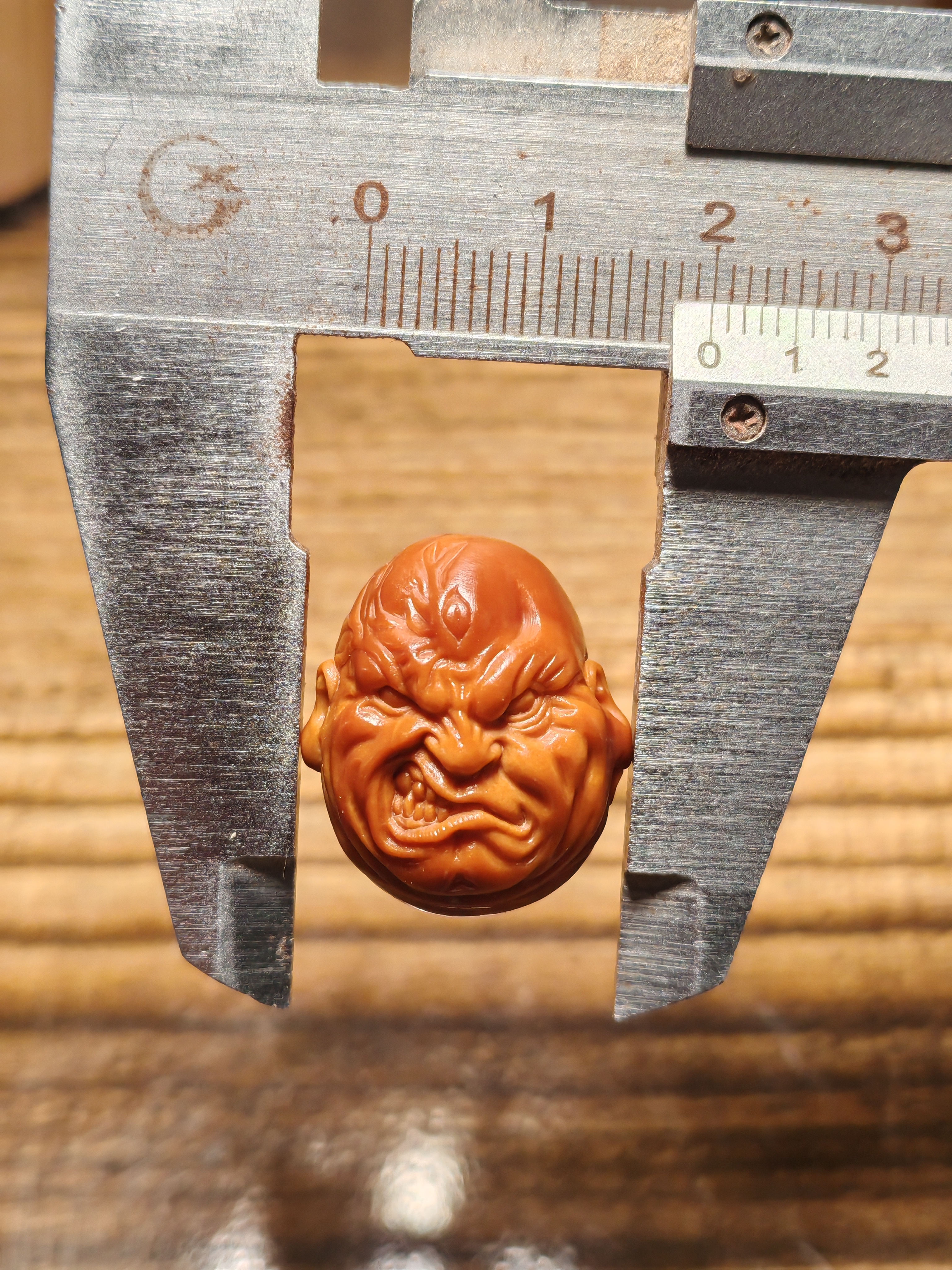 精品橄榄核雕刻恶僧4代呲牙尺寸2.0放漏款