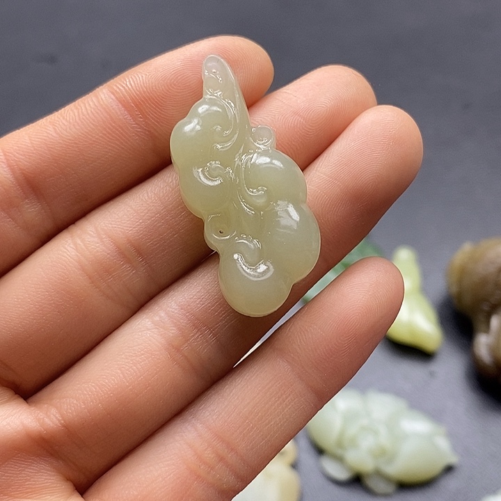 颈饰未镶嵌和田玉