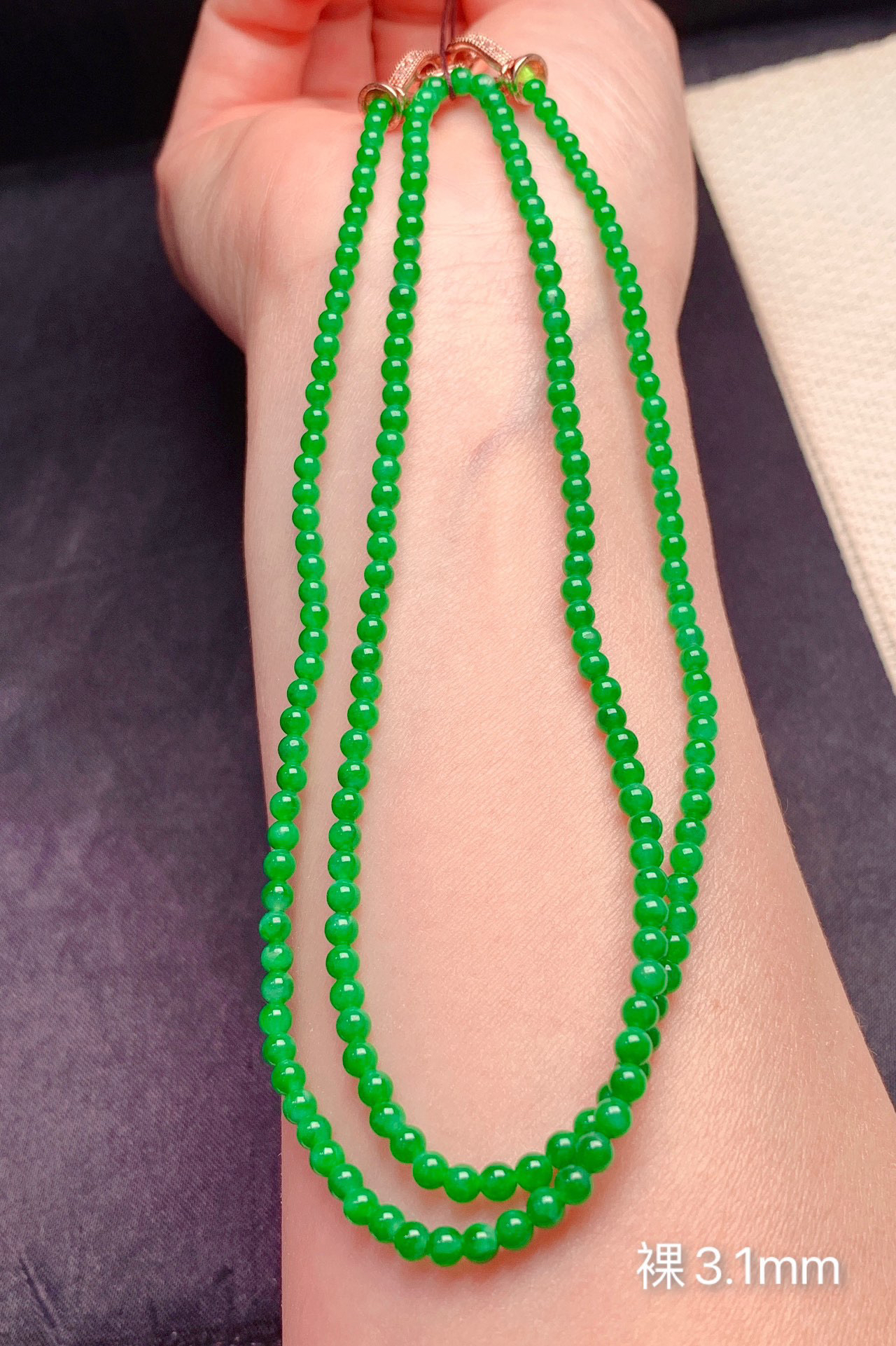 满绿小米珠翡翠珠链 颜色阳 品质一流 水润光泽