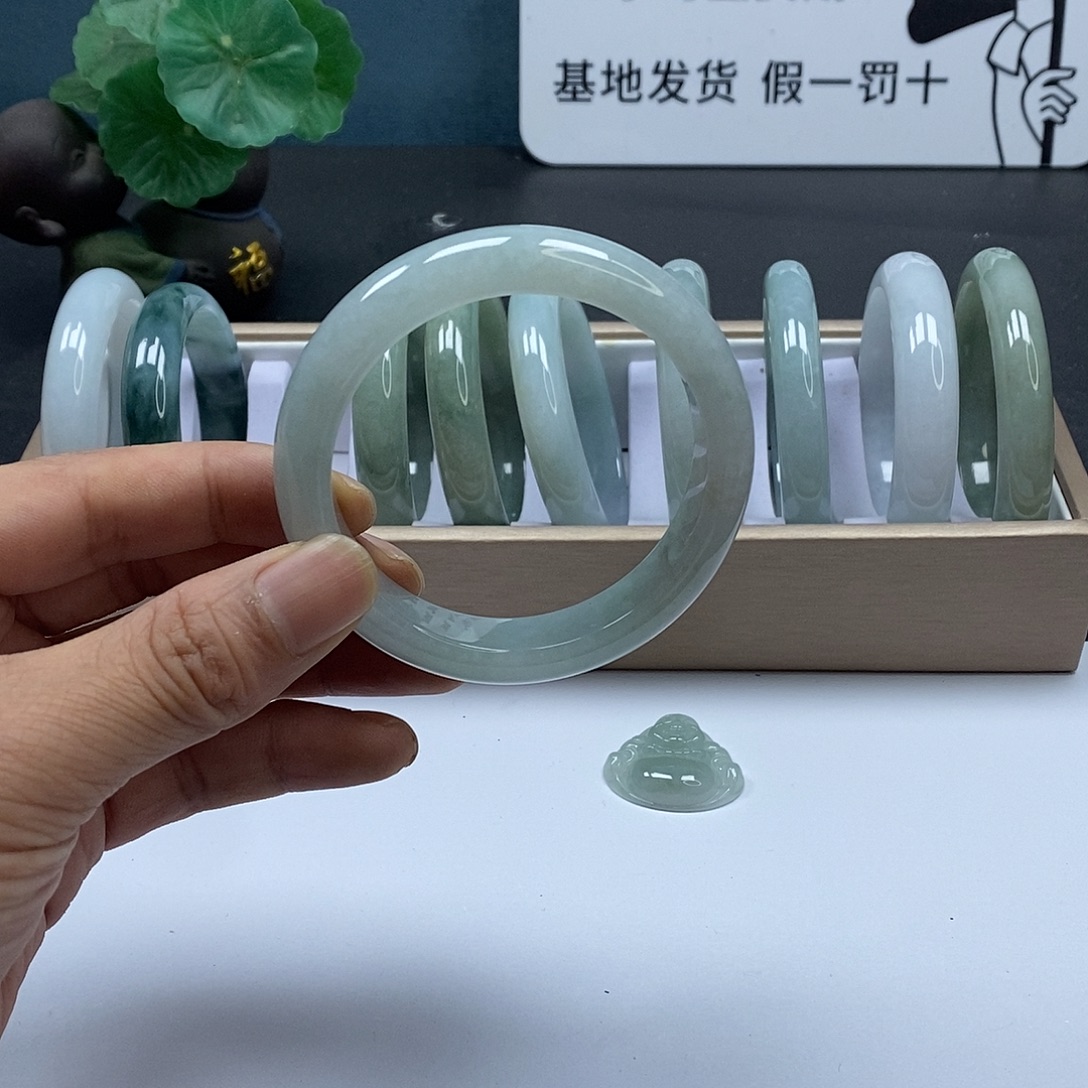 翡翠未镶嵌手镯翡翠手镯