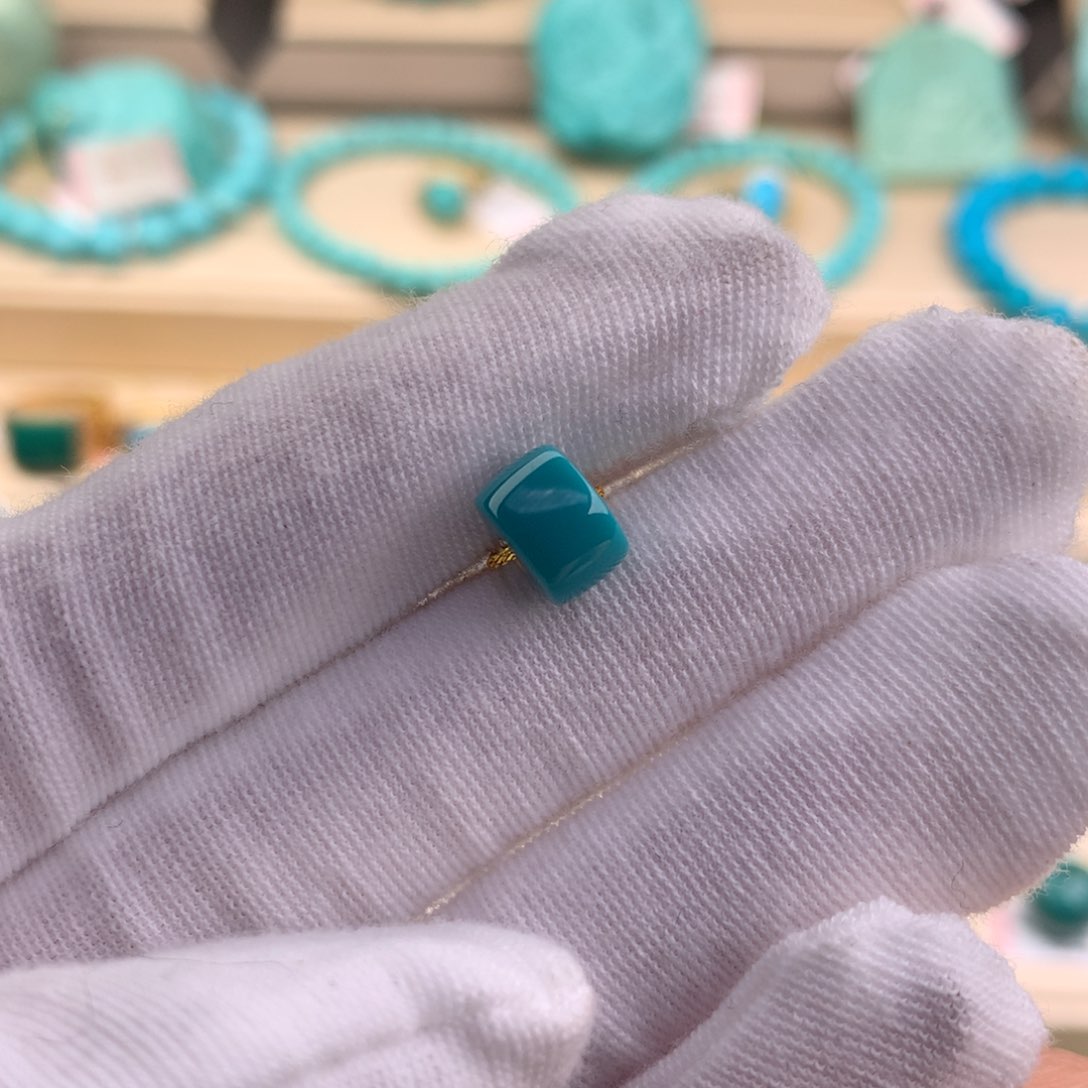 绿松石珠宝奇石未镶嵌8.1*5.5mm