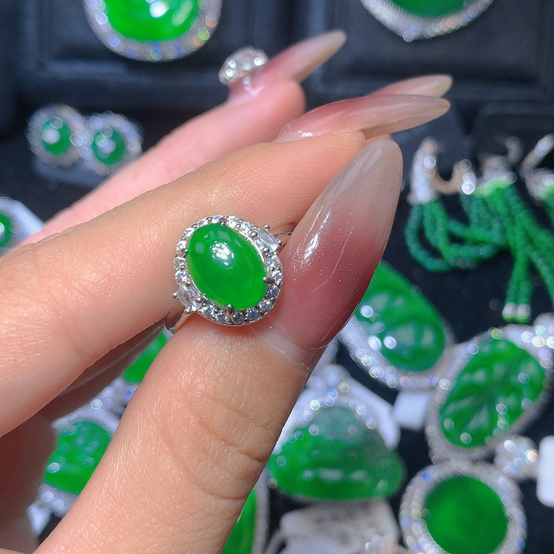 翡翠颈饰银S925镶嵌翡翠