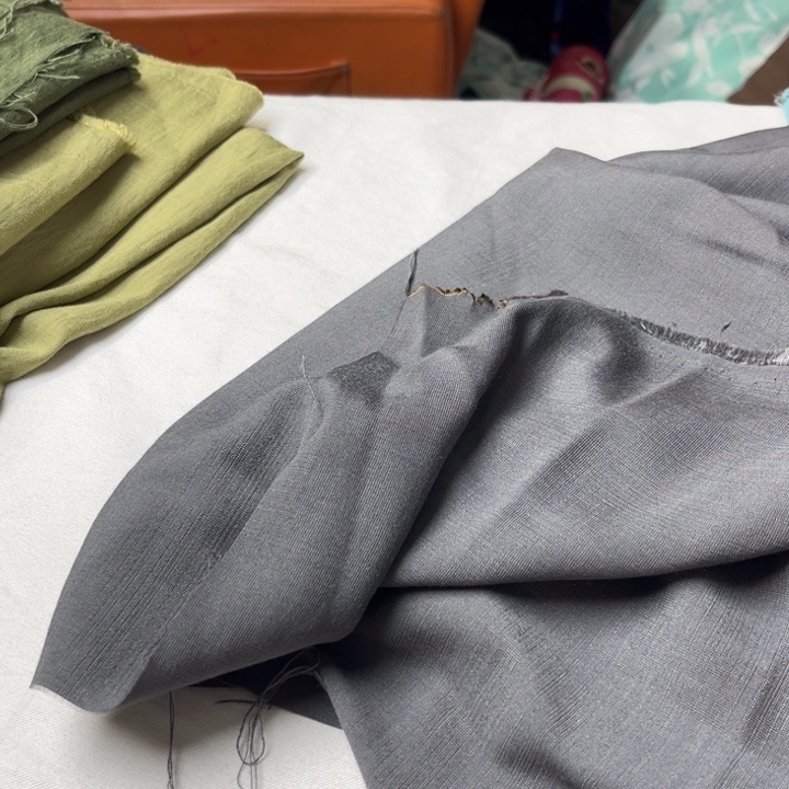 天丝（莱赛尔纤维）深灰麻棉2.5米。 