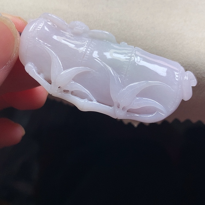 翡翠颈饰未镶嵌吊坠