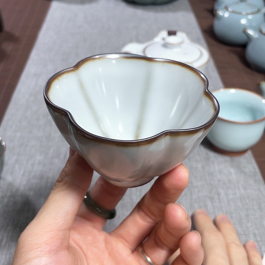 瓷片。。。。。。。。。，，，，，，，