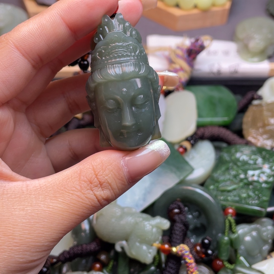 和田玉颈饰未镶嵌