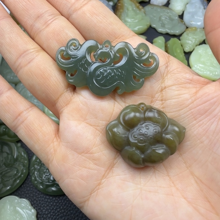 和田玉未镶嵌颈饰