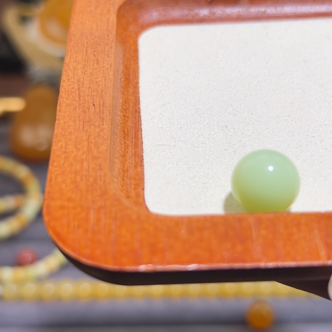 宇***佳石英质玉（缅黄）未镶嵌圆绿单珠